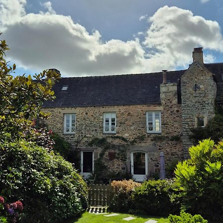 Gite De Charme Au Manoir Du Plessis-Quinquis Sainte-Seve 外观 照片