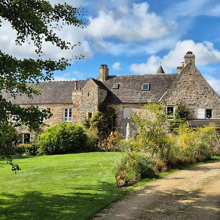 Gite De Charme Au Manoir Du Plessis-Quinquis Sainte-Seve 外观 照片