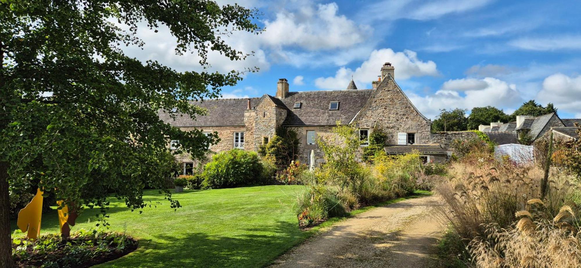Gite De Charme Au Manoir Du Plessis-Quinquis Sainte-Seve 外观 照片